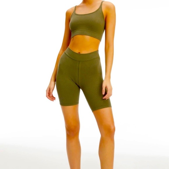 Good American Seamless Rib Bike Short - Picture 1 of 6